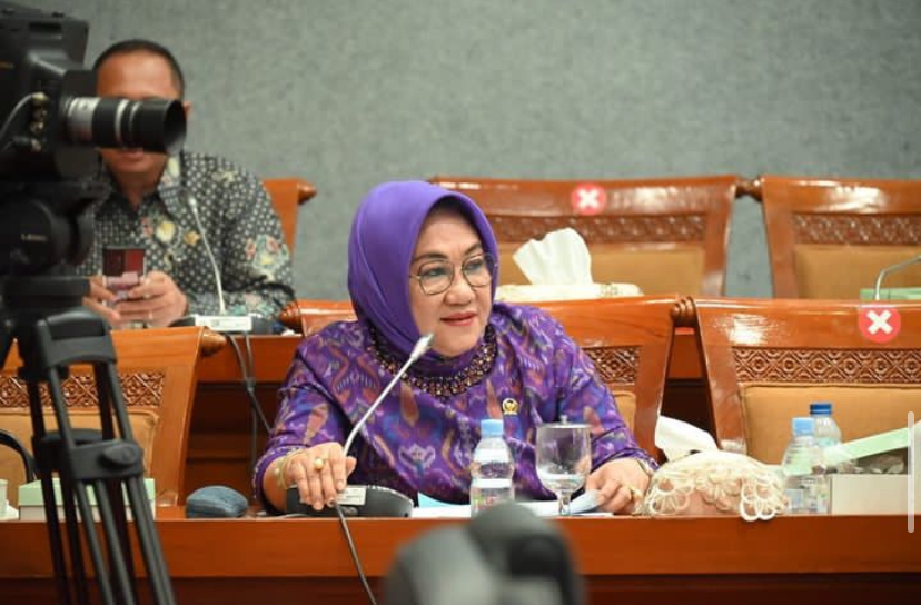 Tina Nur Alam
