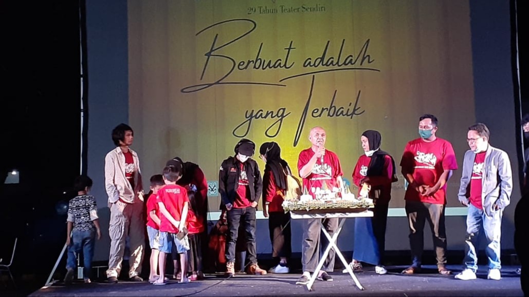 29 Tahun Teater Sendiri Merawat Literasi dan Panggung Kesenian di Sultra