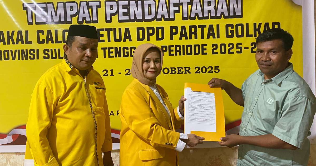 La Ode Darwin Ambil Formulir Pendaftaran Calon Ketua Golkar Sultra