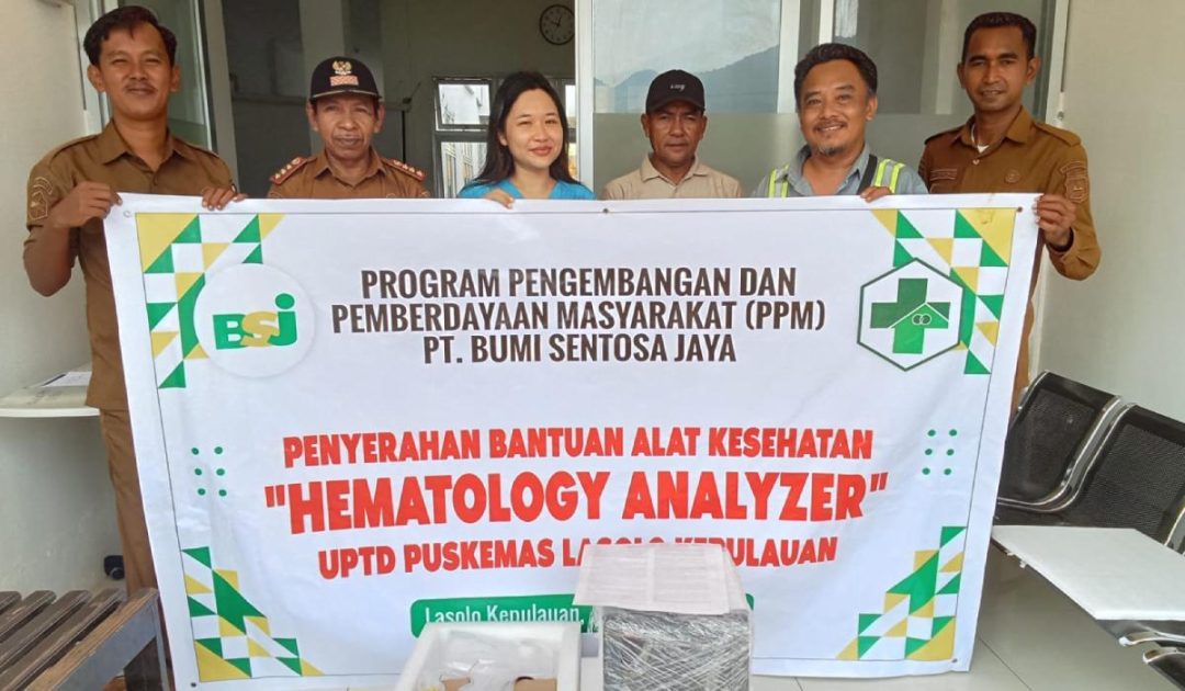 Penyerahan bantuan alat kesehatan Hematology Analyzer dari PT Bumi Sentosa Jaya kepada UPTD Puskesmas Lasolo Kepulauan Konawe Utara sebagai bagian dari Program Pemberdayaan Masyarakat di bidang kesehatan.