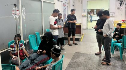 Korban dugaan keracunan massal mendapatkan perawatan medis di rumah sakit di Kota Kendari, Sulawesi Tenggara.