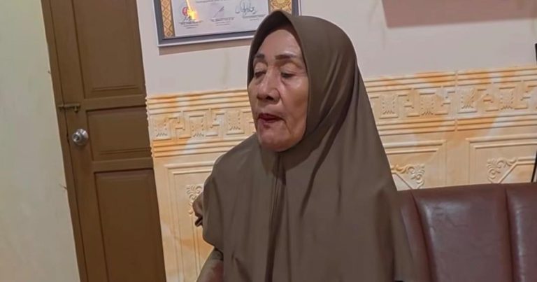 Janda Penjual Nasi Kuning kendari