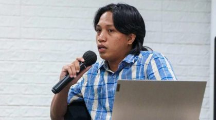 Direktur WALHI Sultra Andi Rahman memberikan keterangan soal banjir Kendari dan krisis lingkungan.
