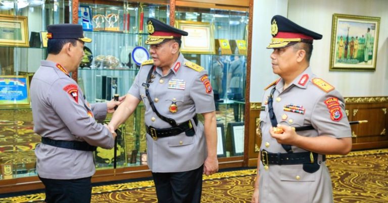 Kapolri Listyo Sigit Prabowo melantik Brigjen Himawan Bayu Aji sebagai Kapolda Sultra