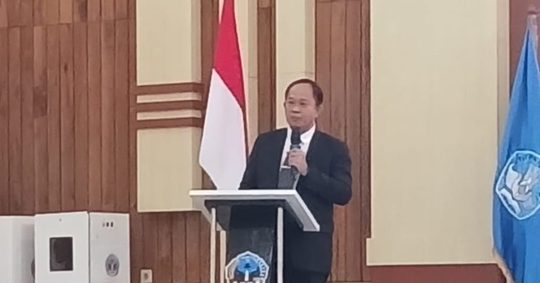 Ramadhan Tosepu memaparkan visi dan misi sebagai calon Rektor USN Kolaka periode 2026-2030.
